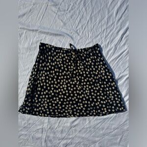 Sky & Sparrow flowy skirt with floral print in size small.